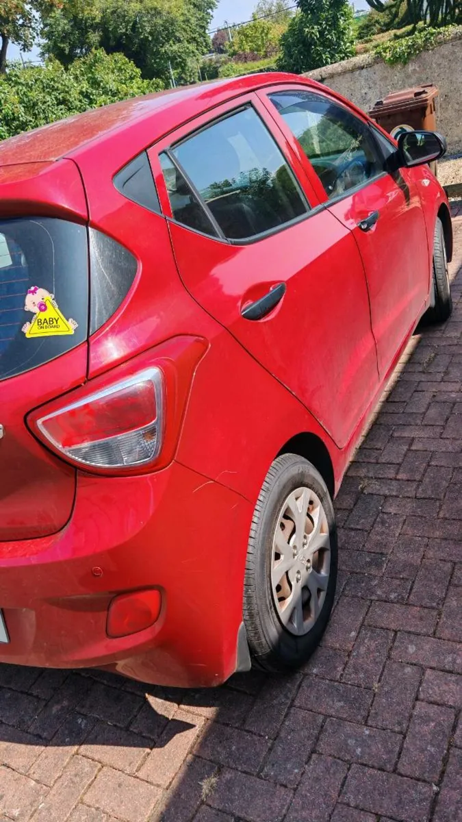 Hyundai i10 - Image 2