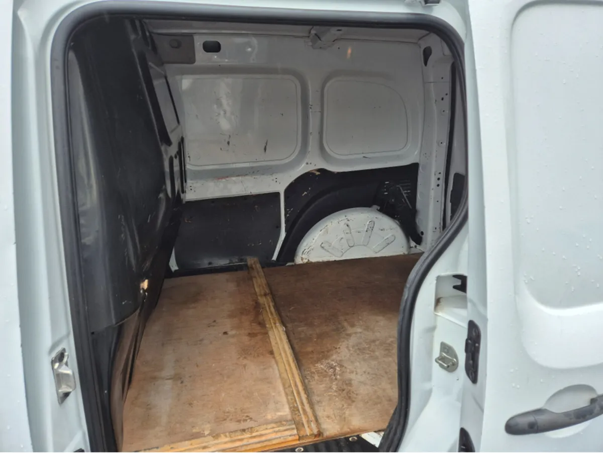 Renault Kangoo DCI 75 BUSINESS  €7950 inc vat - Image 4