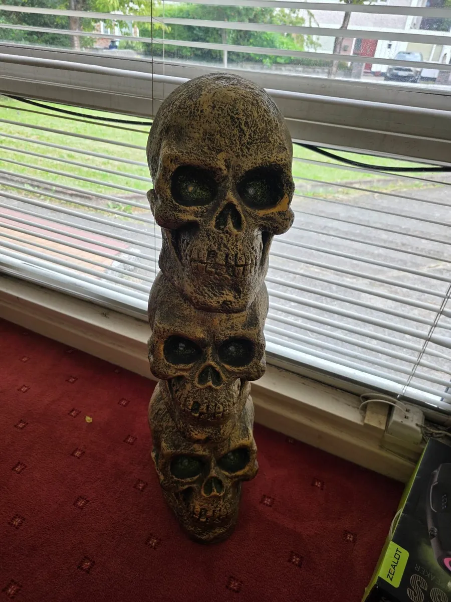Big halloween decoration - Image 1