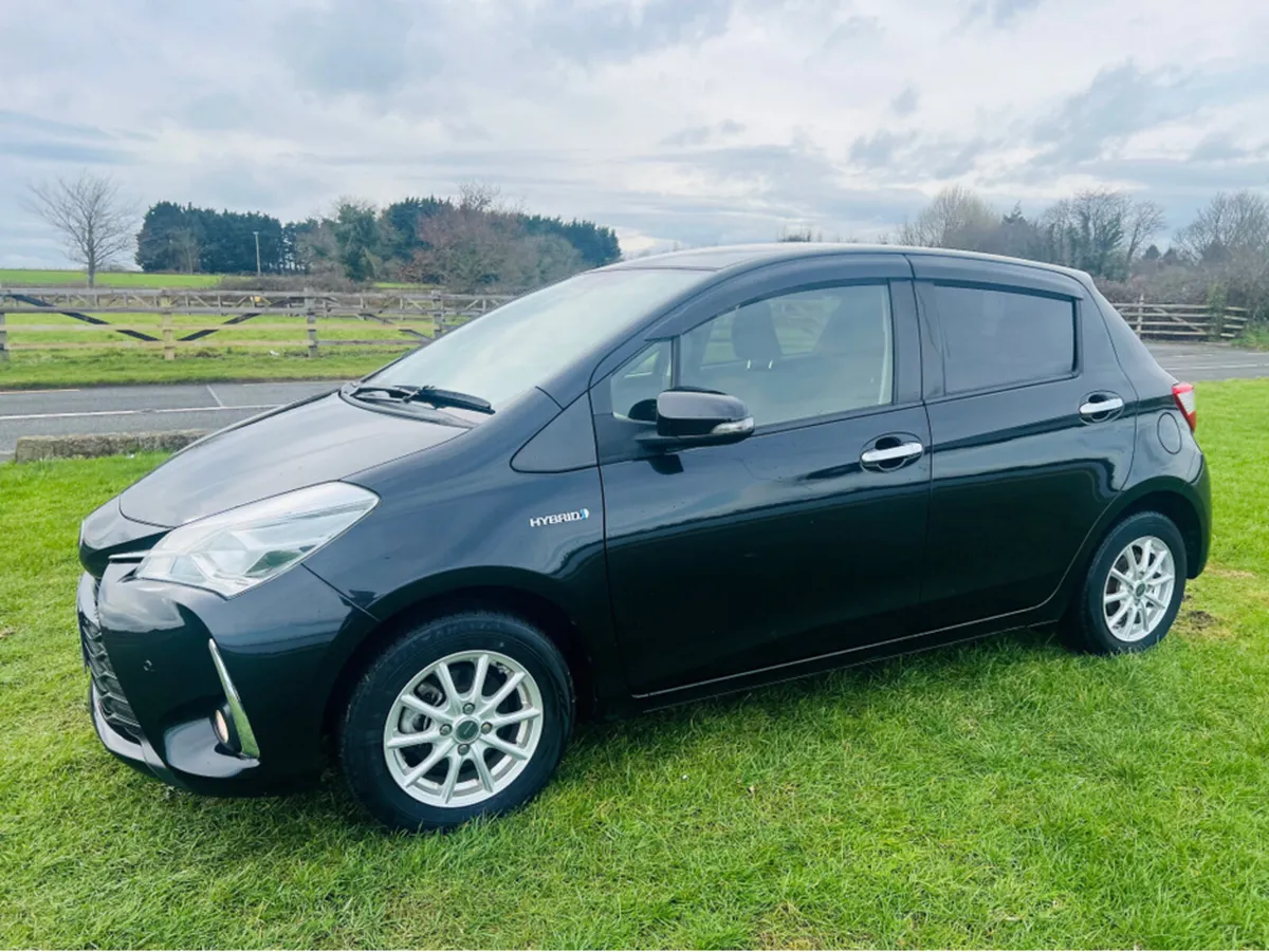 Toyota Vitz 1.5 HYBRID AUTOMATIC Car **Finance Ava - Image 4