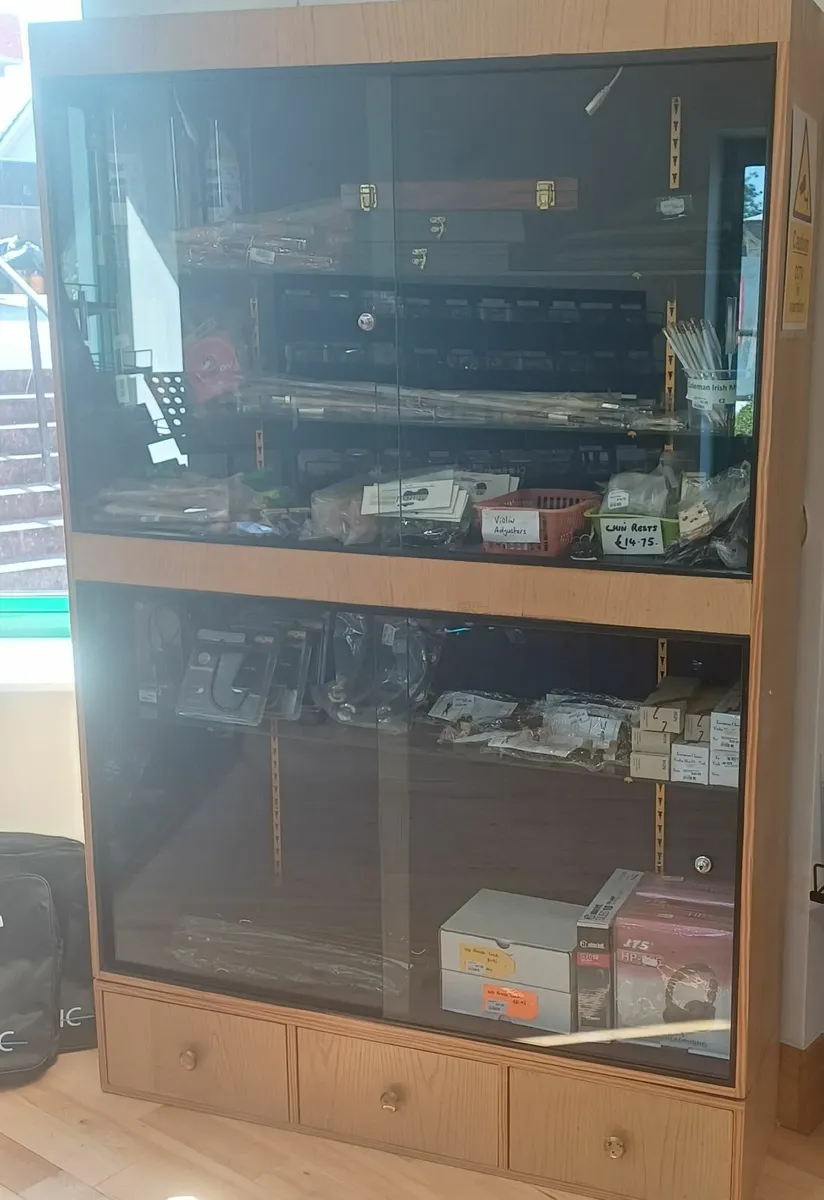 4 Shop Display Cabinets with  Glass Fronts - Image 2