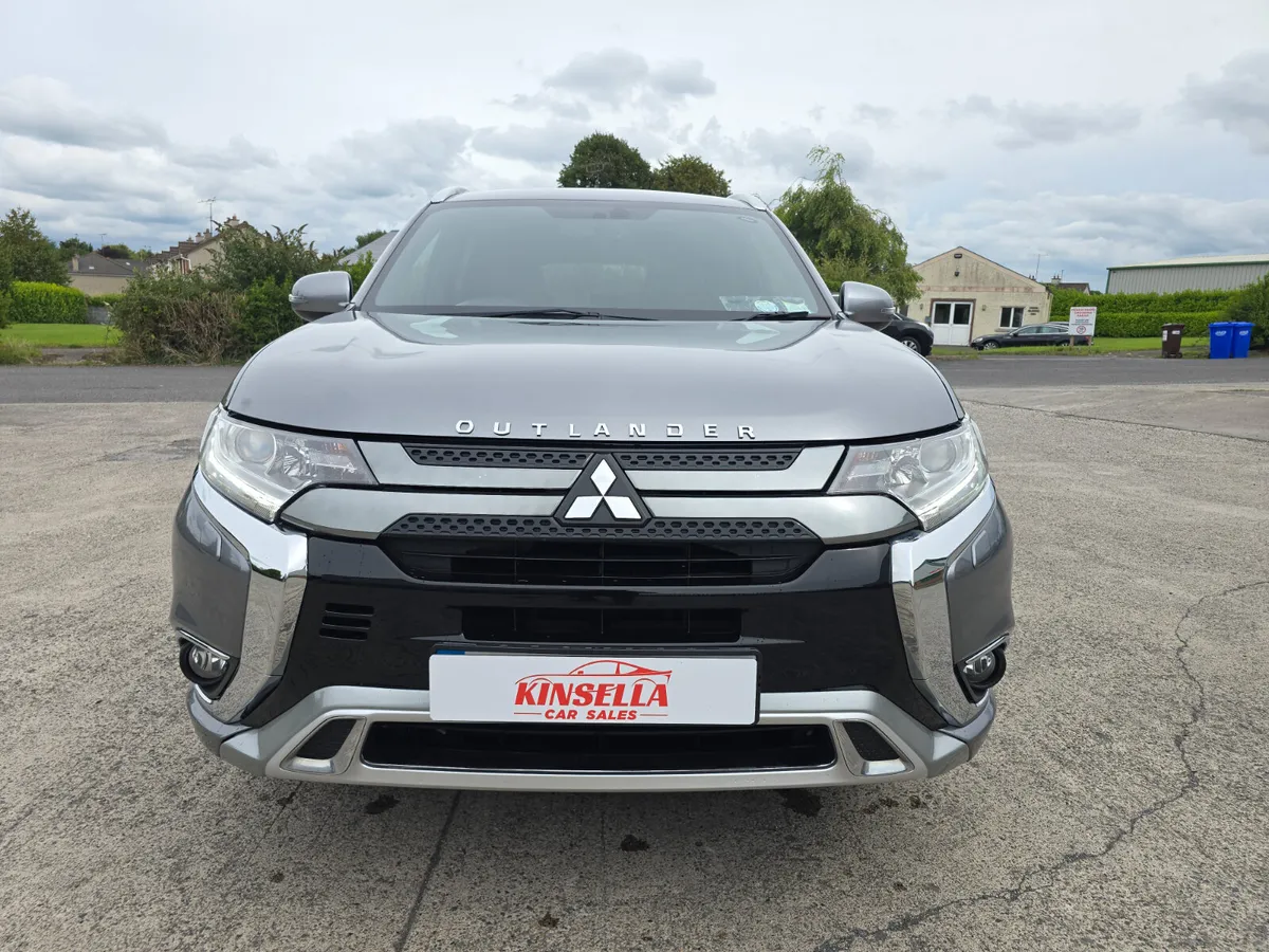 Mitsubishi Outlander 2.4 plug in hybrid2021 - Image 2