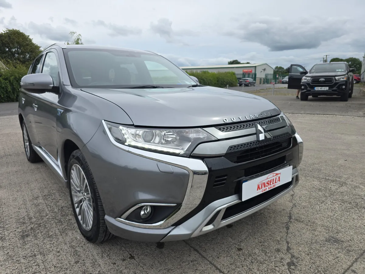 Mitsubishi Outlander 2.4 plug in hybrid2021 - Image 3