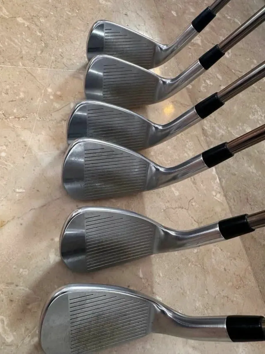 Hierros Cobra Forged Tec X con Varilla Recoil - Image 1