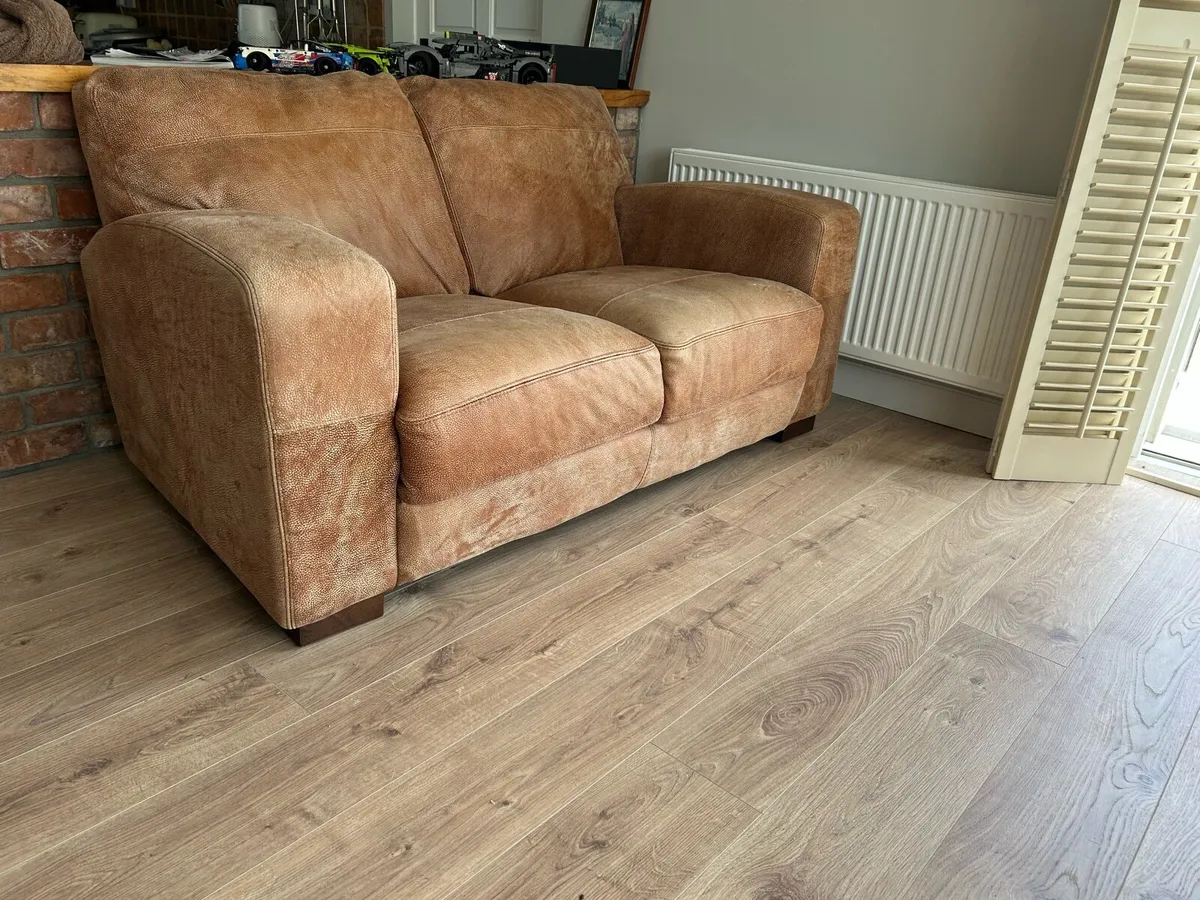 Perfect condition couch rarely used - Image 3