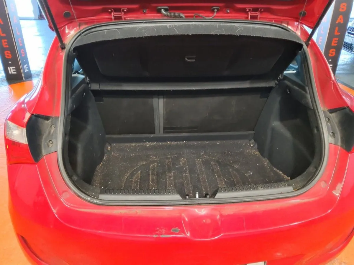 Hyundai i30 1.4l Diesel Classic - Image 4