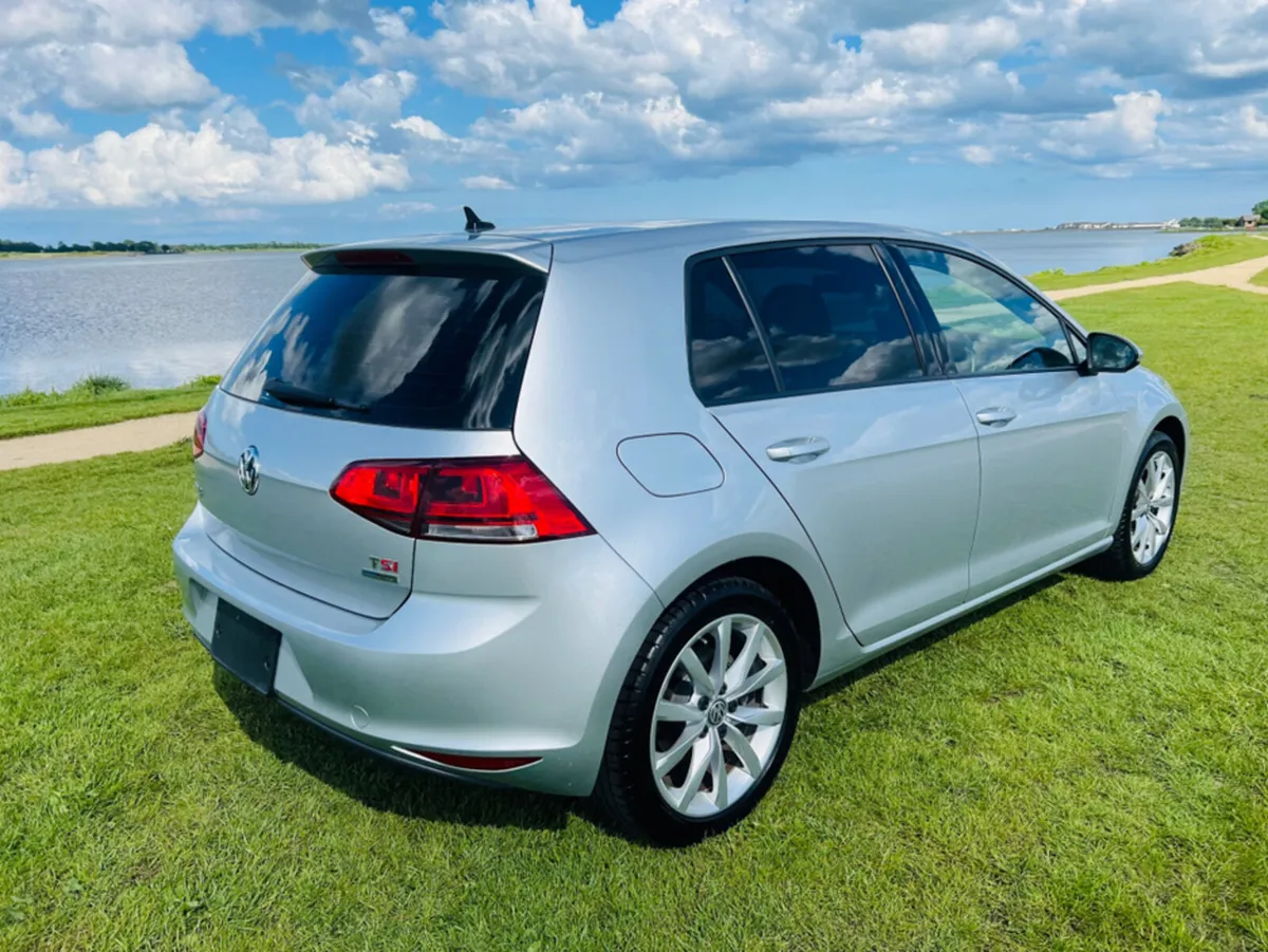 Volkswagen Golf AUTO / HIGHLINE MODEL / FINANCE AV - Image 3