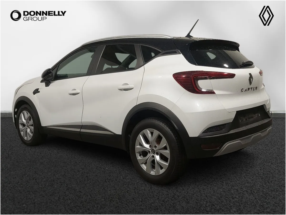 Renault Captur Hatchback Iconic - Image 2
