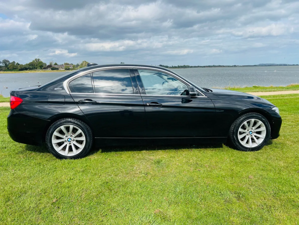 BMW 3-Series 330E SE Luxury - Image 4