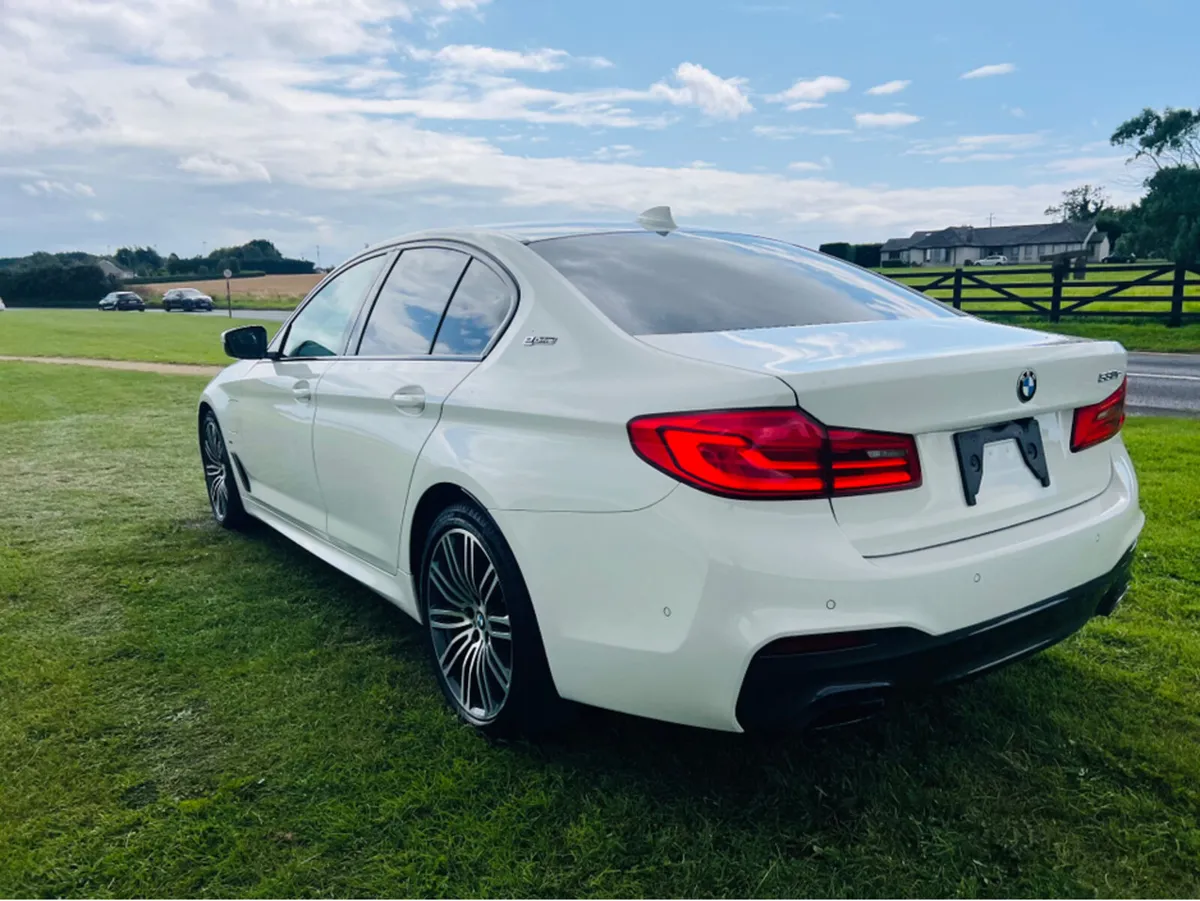 BMW 5-Series M SPORT / FINANCE AVAILABLE / HYBRID - Image 4