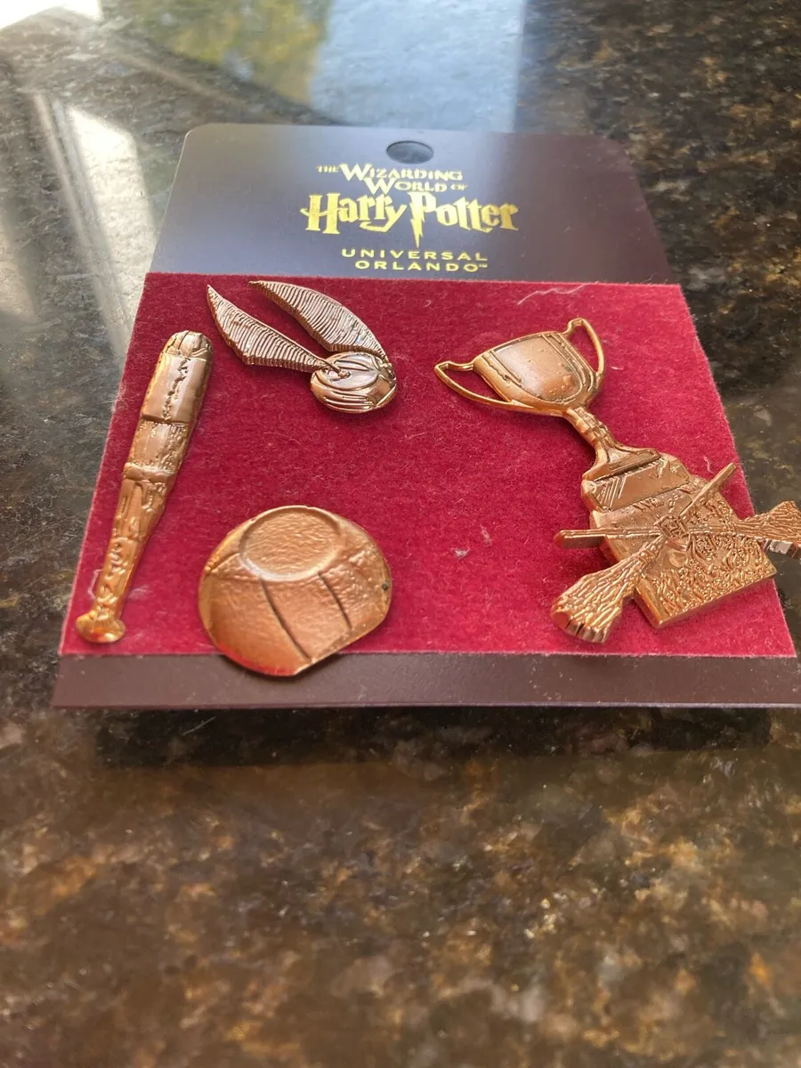 Harry Potter collectors pins - Image 1