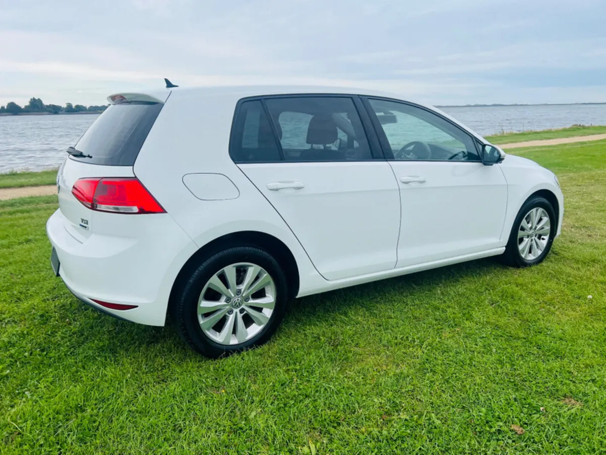 Volkswagen Golf AUTOMATIC / FINANCE AVAILABLE - Image 4