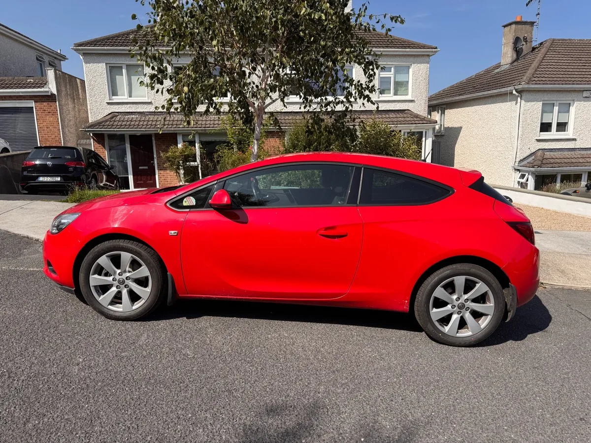 Opel Astra GTC Sport 1.4 I 140PS 3DS Automatic - Image 2