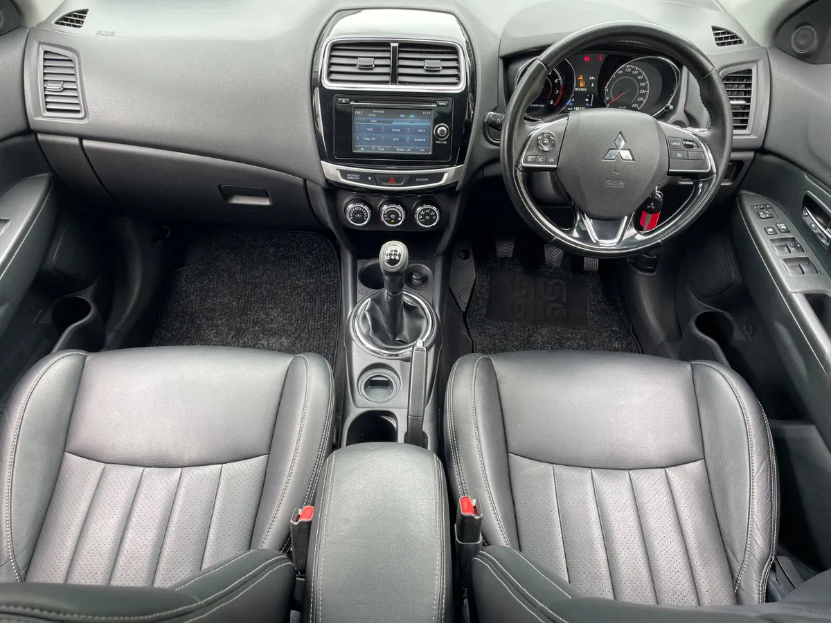 1.6 2WD INSTYLE+ SUNROOF - LEATHER - 280TAX - Image 3