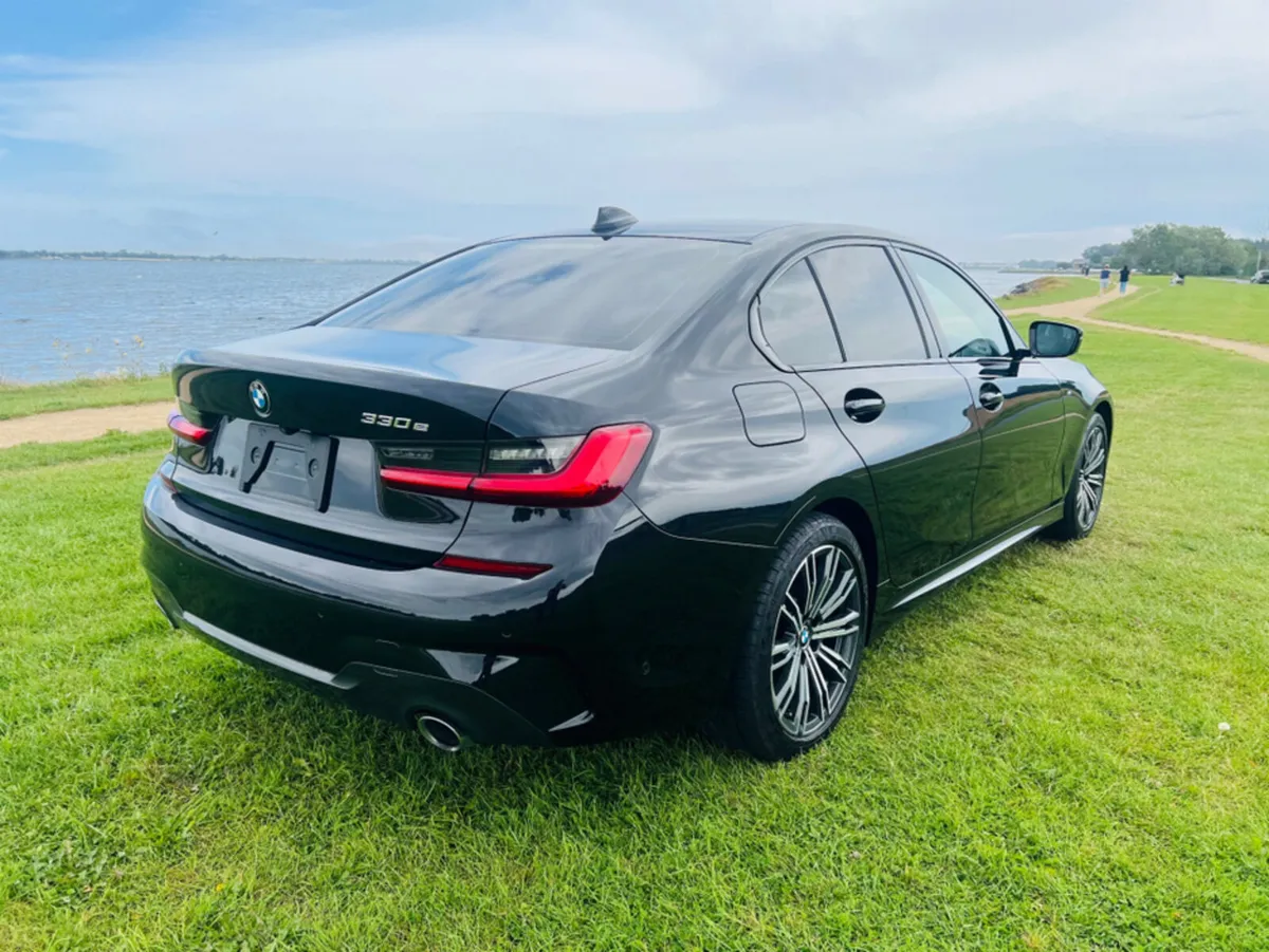 BMW 3-Series 330 E   M - SPORT /  HUGE SPEC /  FIN - Image 4