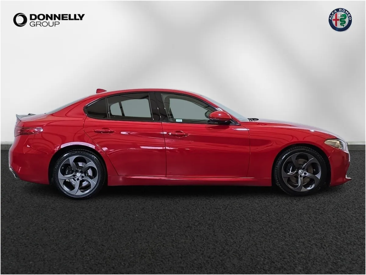 Alfa Romeo Giulia Saloon Veloce - Image 3