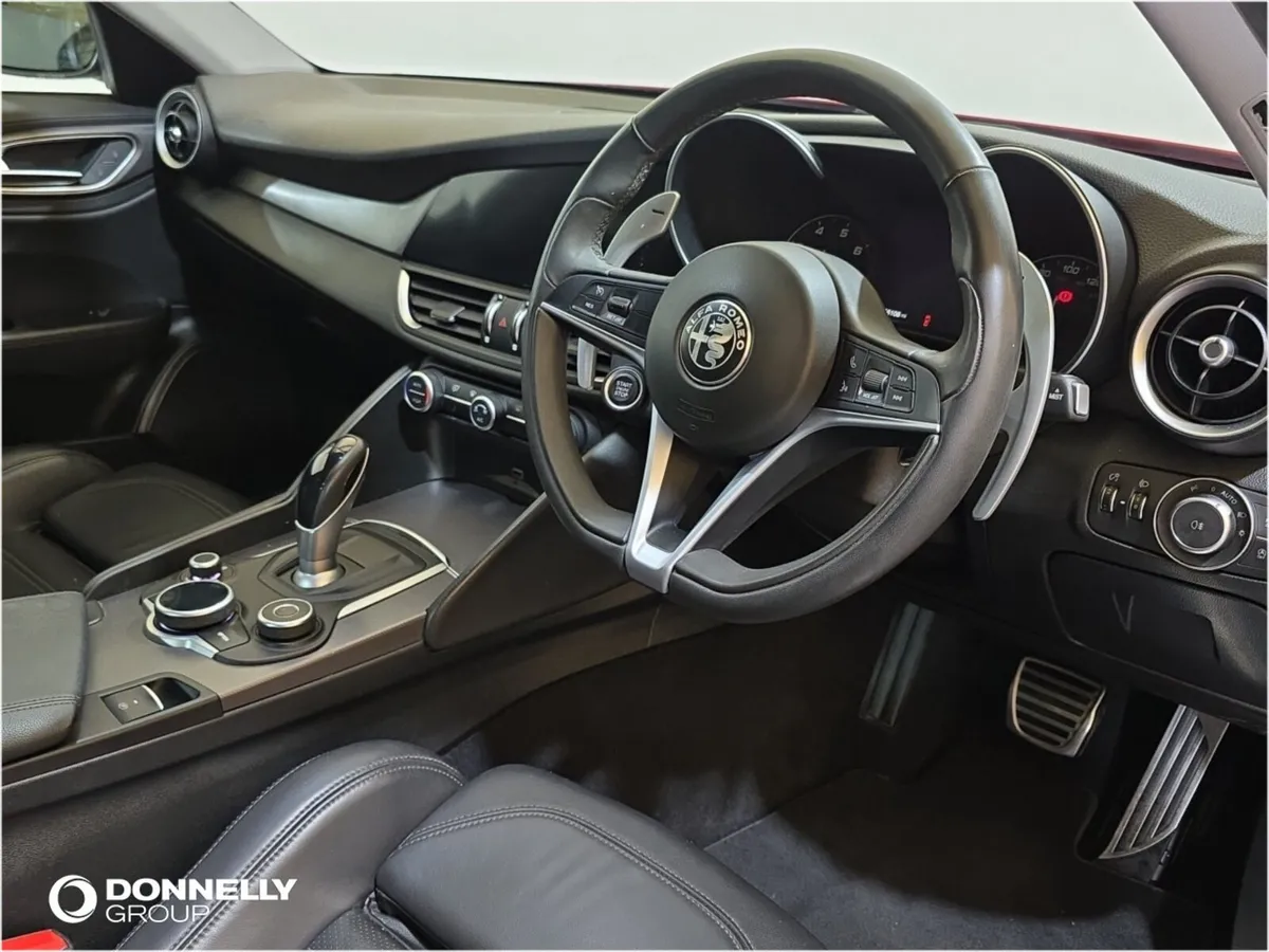 Alfa Romeo Giulia Saloon Veloce - Image 4