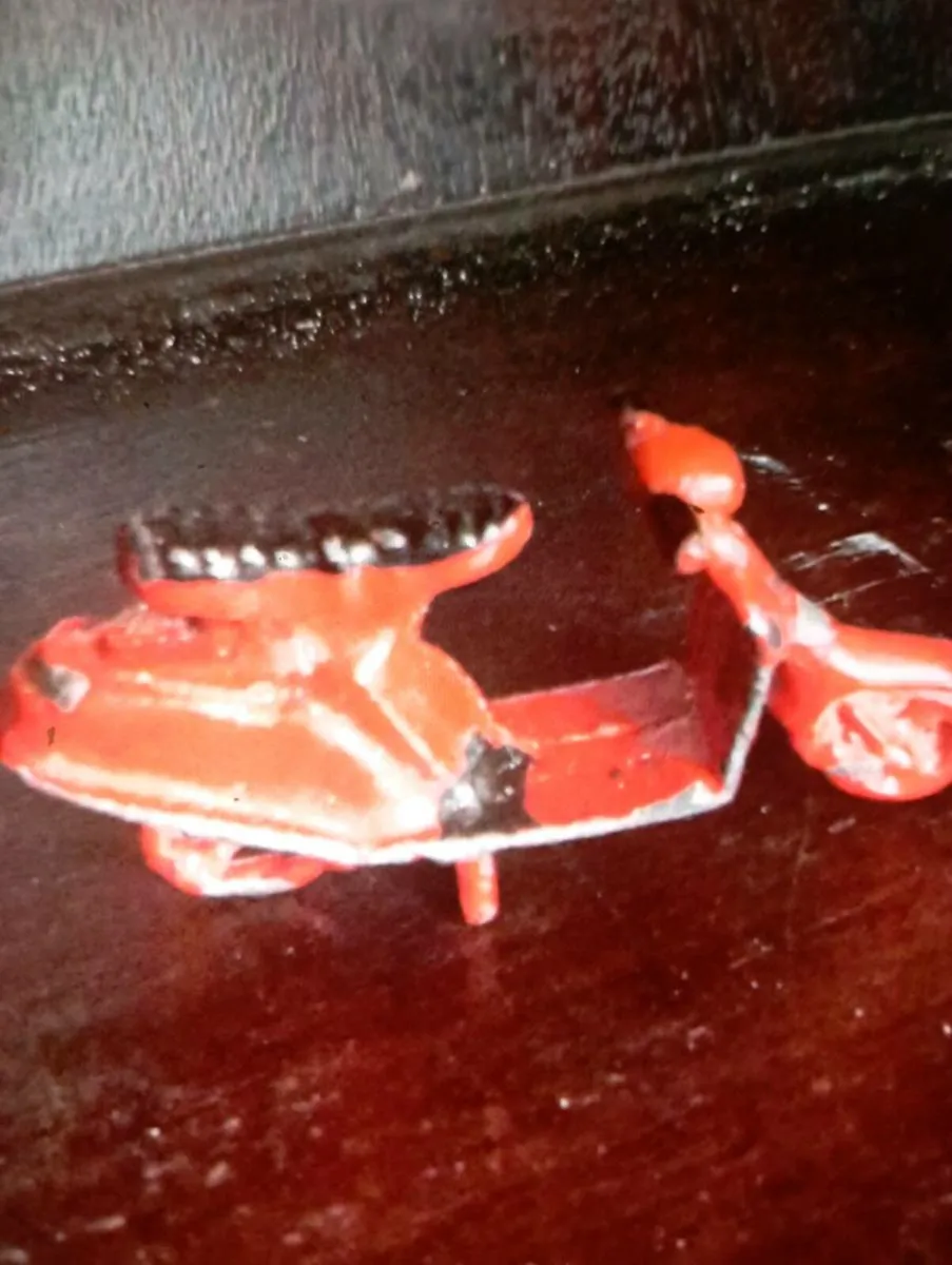 RECTO STEEL VESPA  SCOOTERS CAST METAL - Image 4