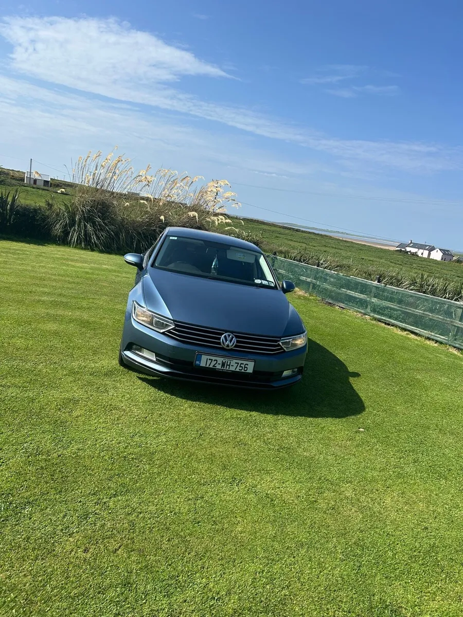 Volkswagen Passat - Image 1