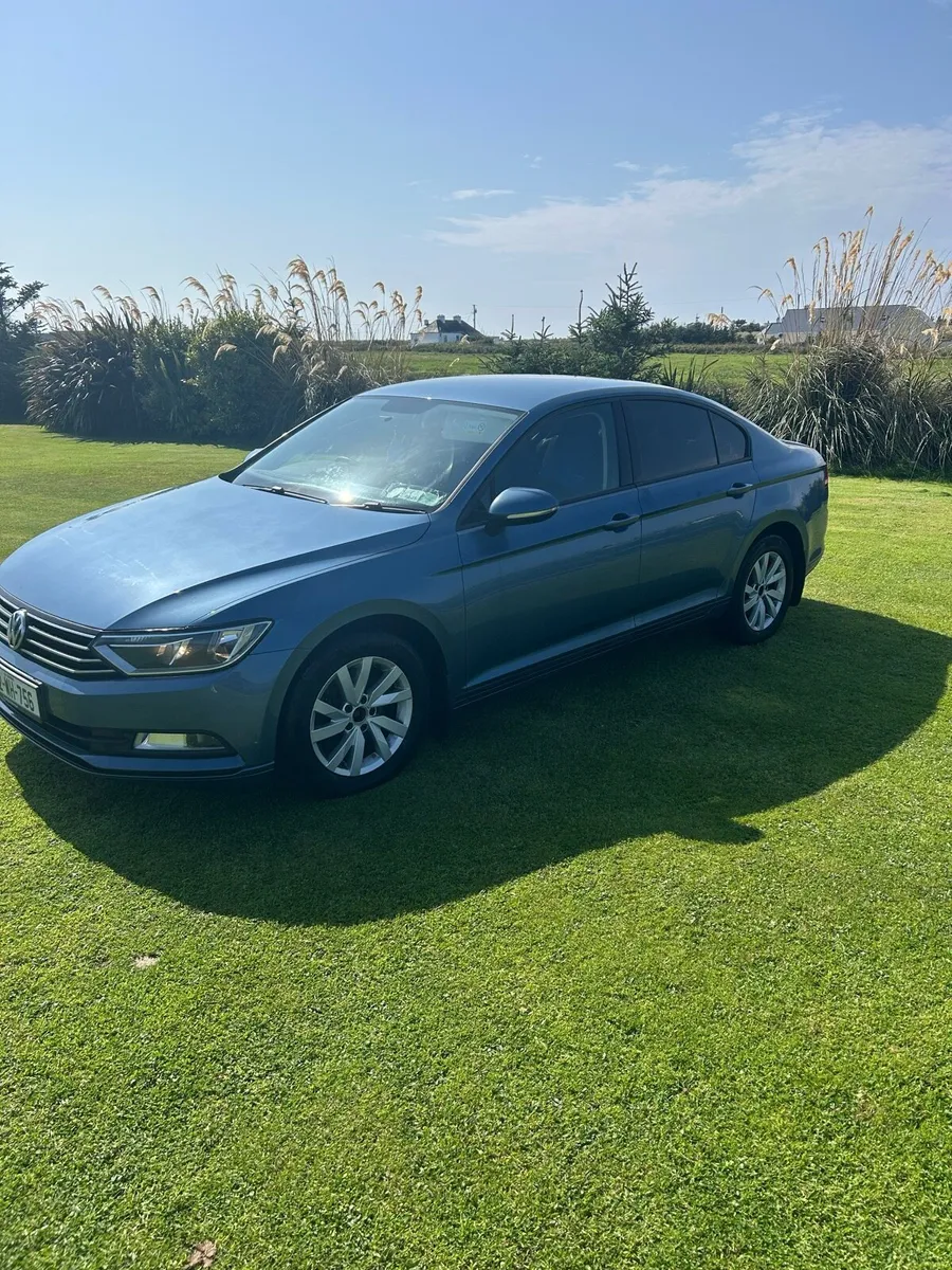 Volkswagen Passat - Image 4