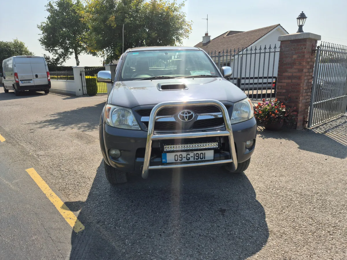 Toyota Hilux 2009 3.0 automatic - Image 1
