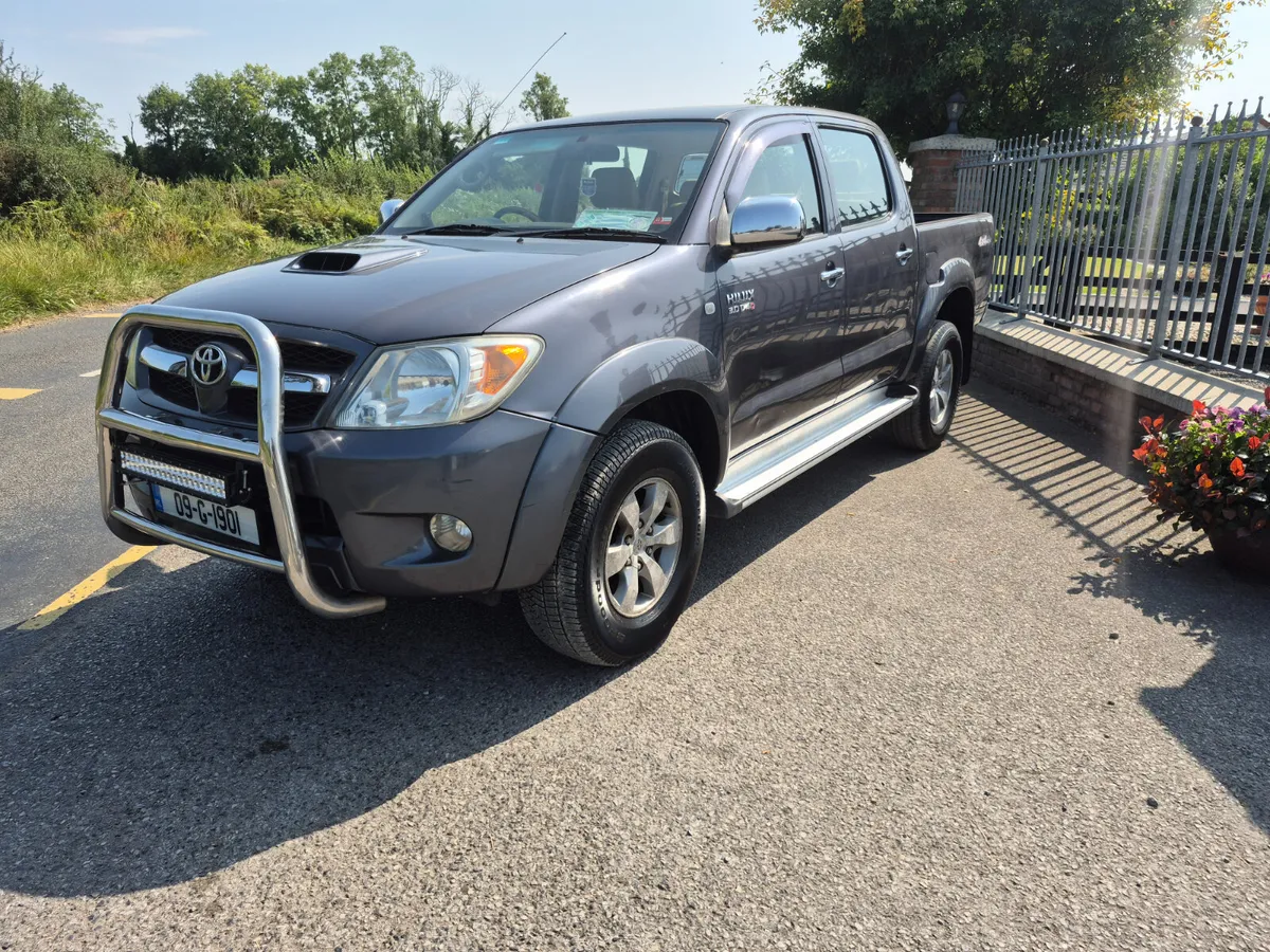 Toyota Hilux 2009 3.0 automatic - Image 2