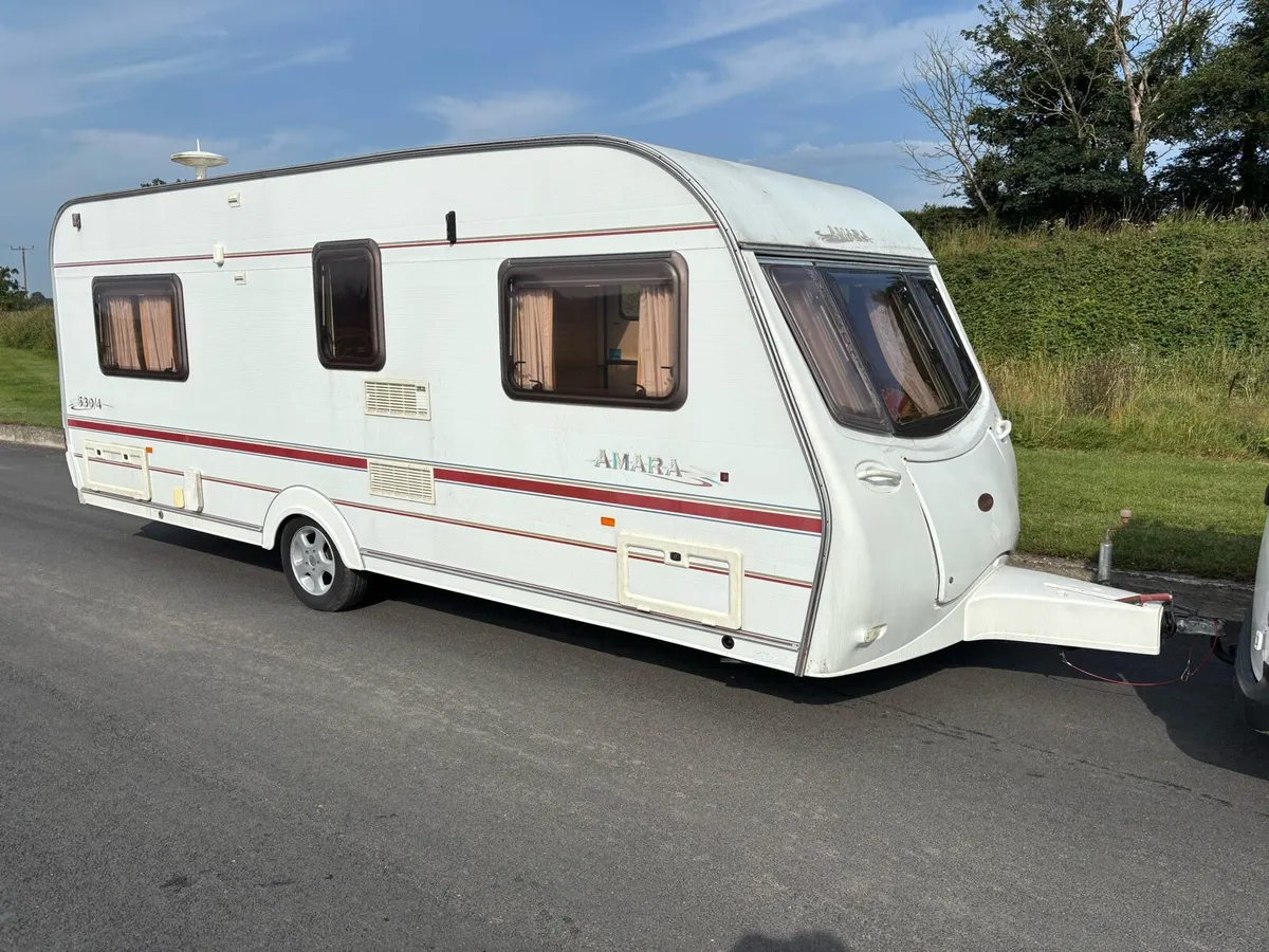 Coachman amara fixed bed caravan - Image 4
