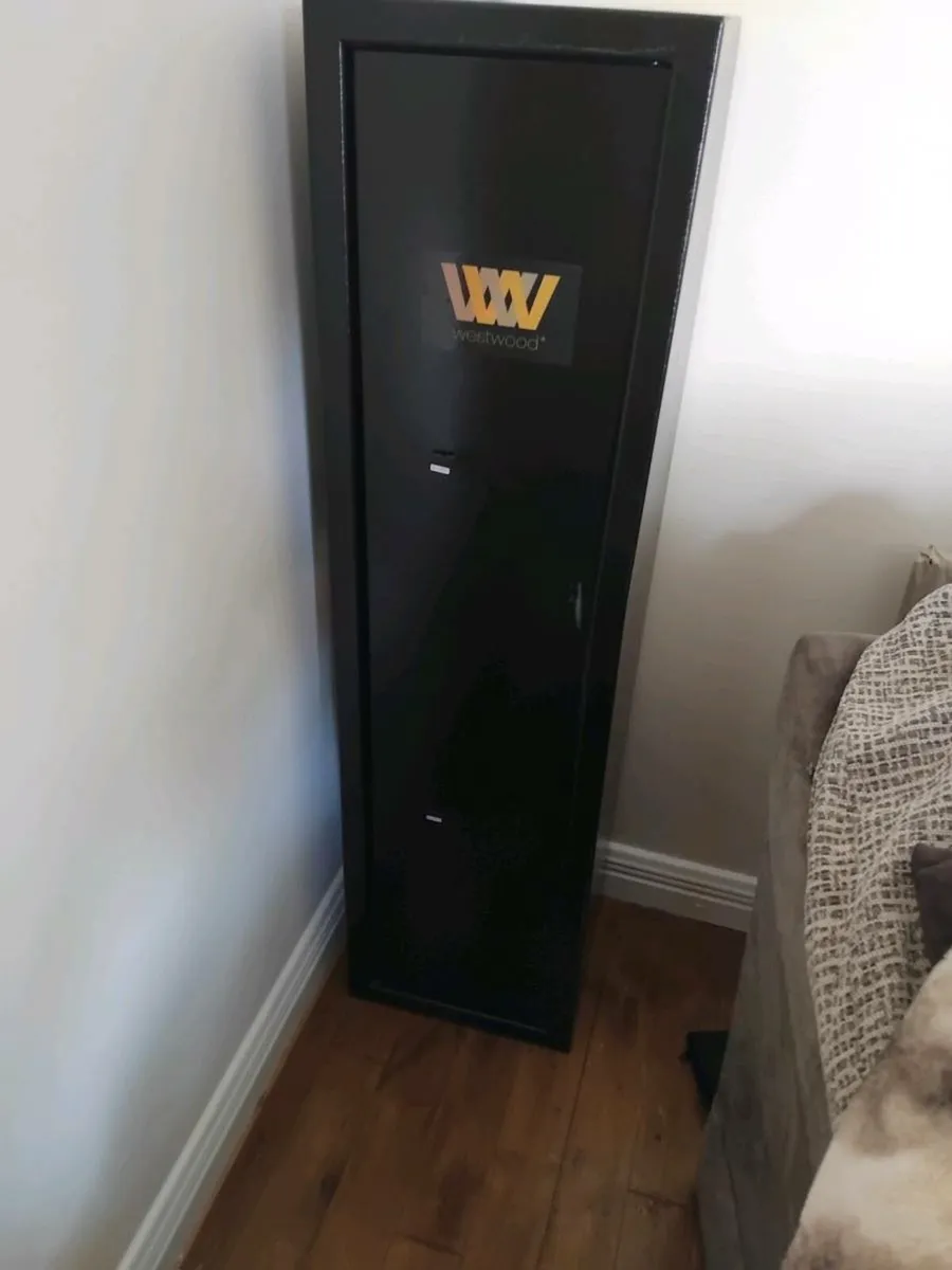 Gun safe - Image 1