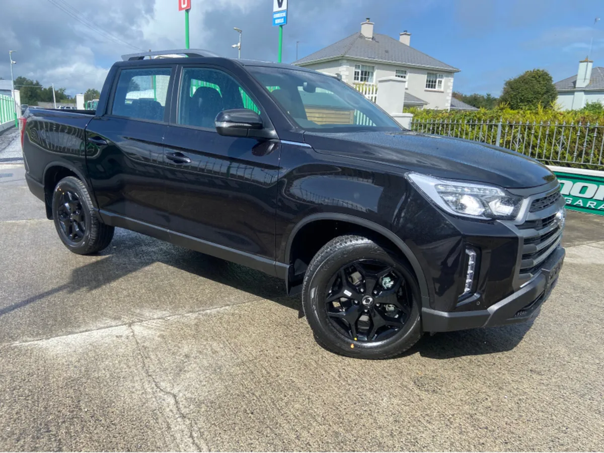 KGM Musso 4X4 AUTOMATIC CREW CAB 5 SEATER - Image 1