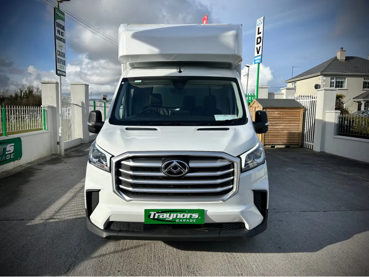 Maxus DELIVER 9 L4 DUAL RWD WITH LUTON BODY AND TA - Image 2