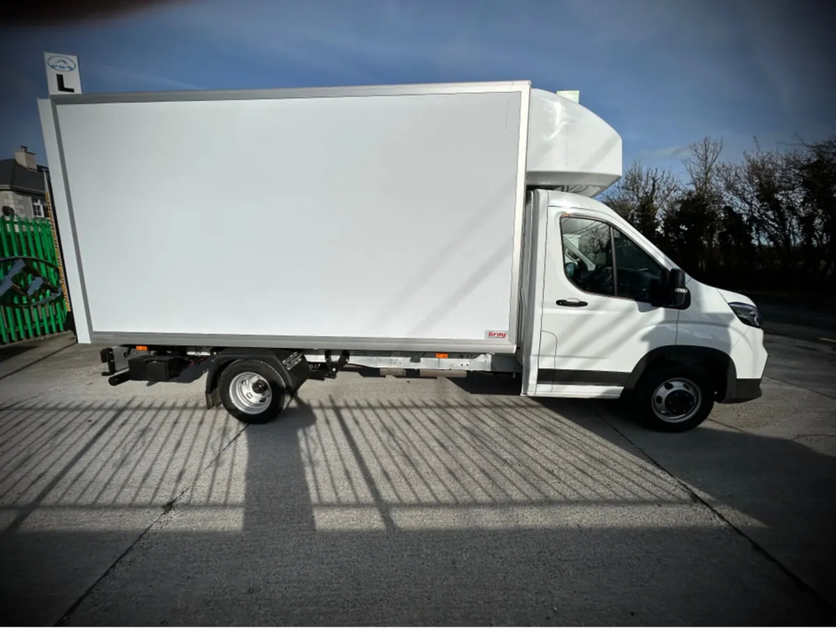 Maxus DELIVER 9 L4 DUAL RWD WITH LUTON BODY AND TA - Image 4