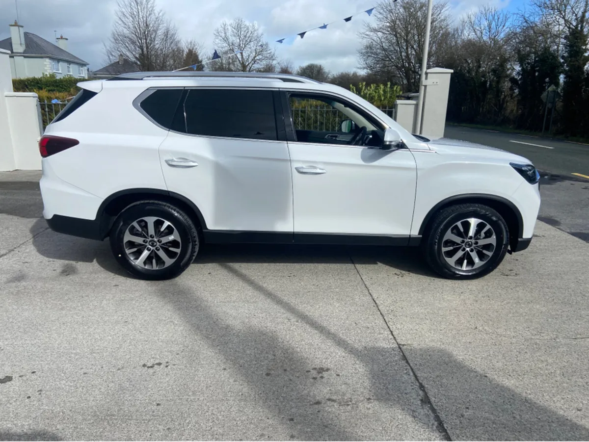 KGM Rexton 2 SEATER REXTON COMMERCIAL IN PEARL WHI - Image 4