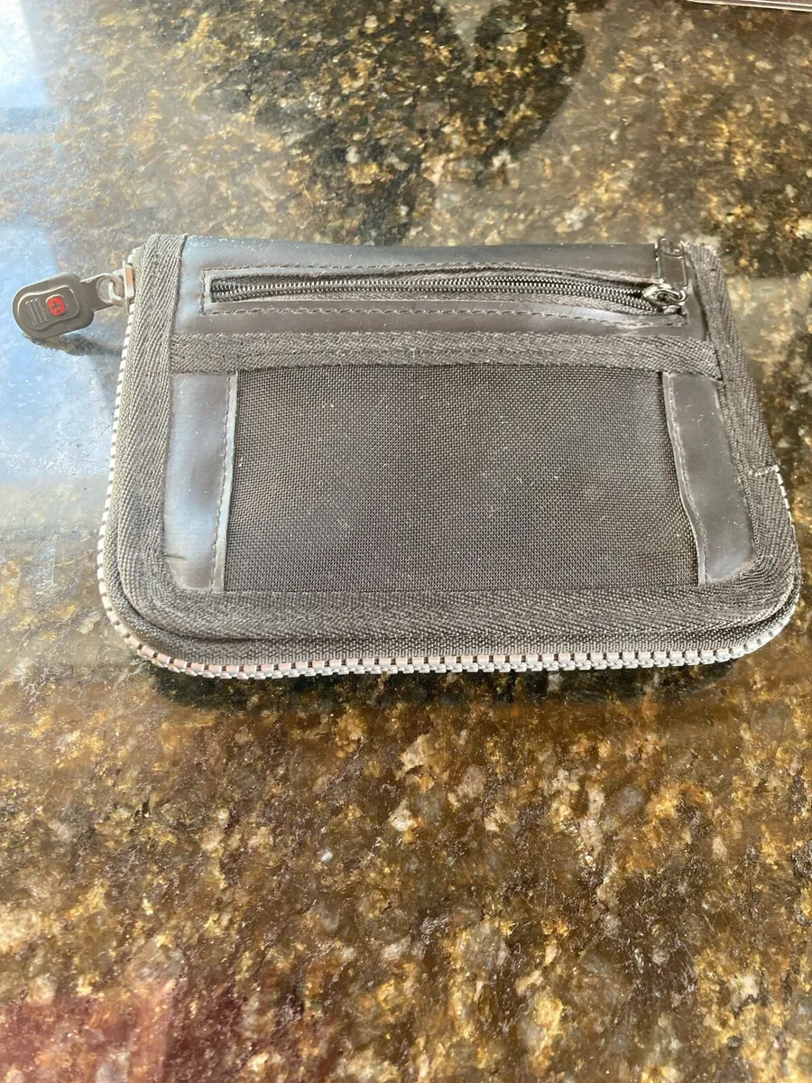 Passport wallet by Wenger Swiss Gear - Image 2