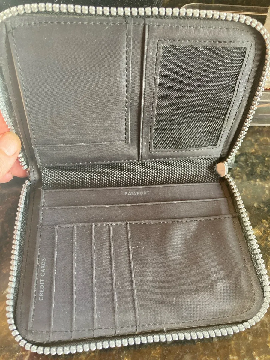 Passport wallet by Wenger Swiss Gear - Image 4