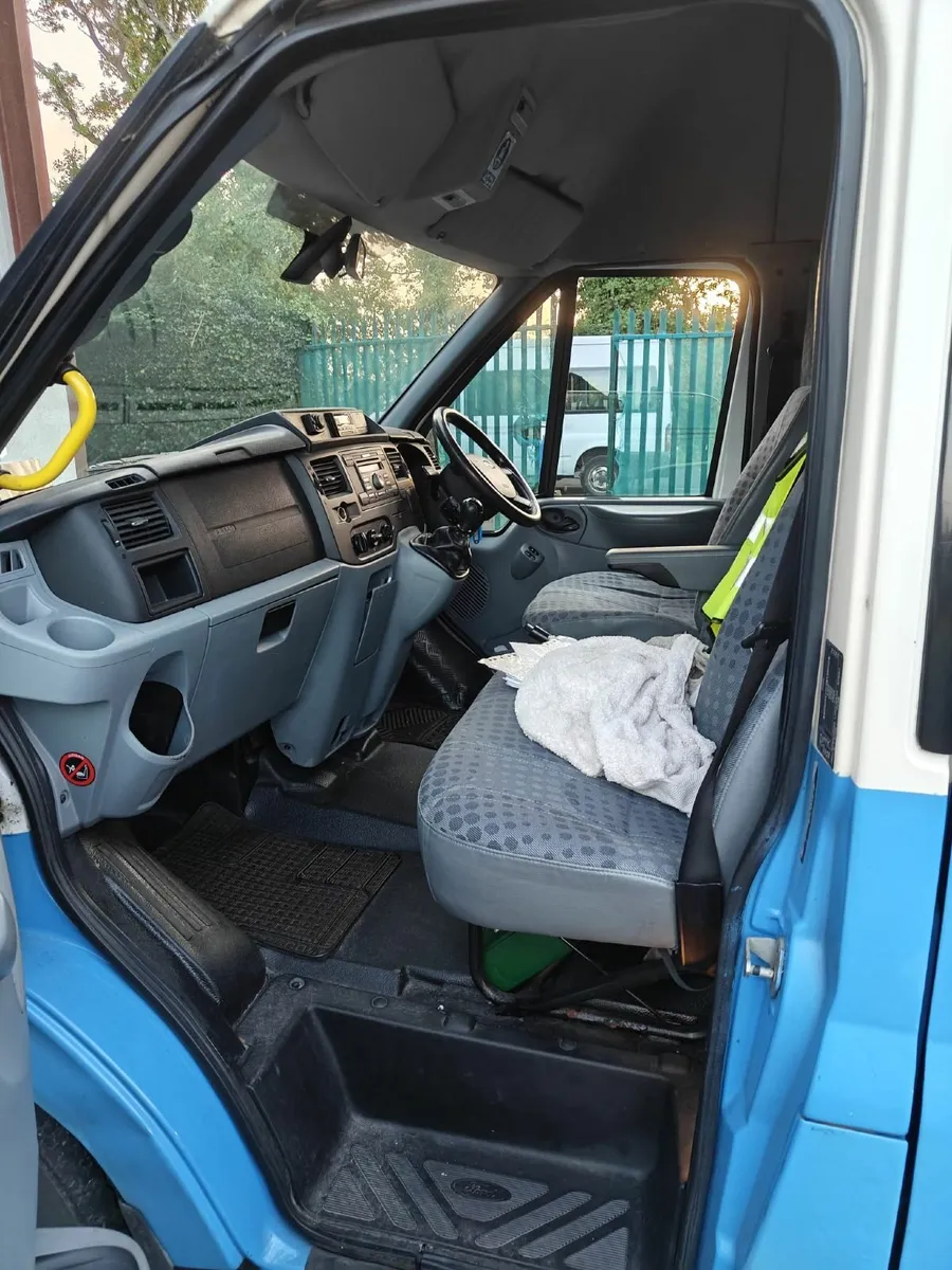 Ford Transit Wheelchair Bus 2009 - Image 4