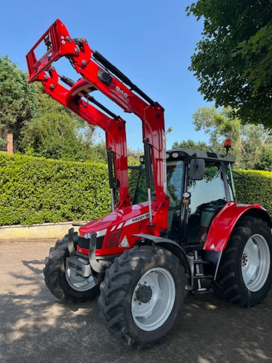 2013 MF 5455 T-3 Hi-vis c/w 946 Loader - Image 2
