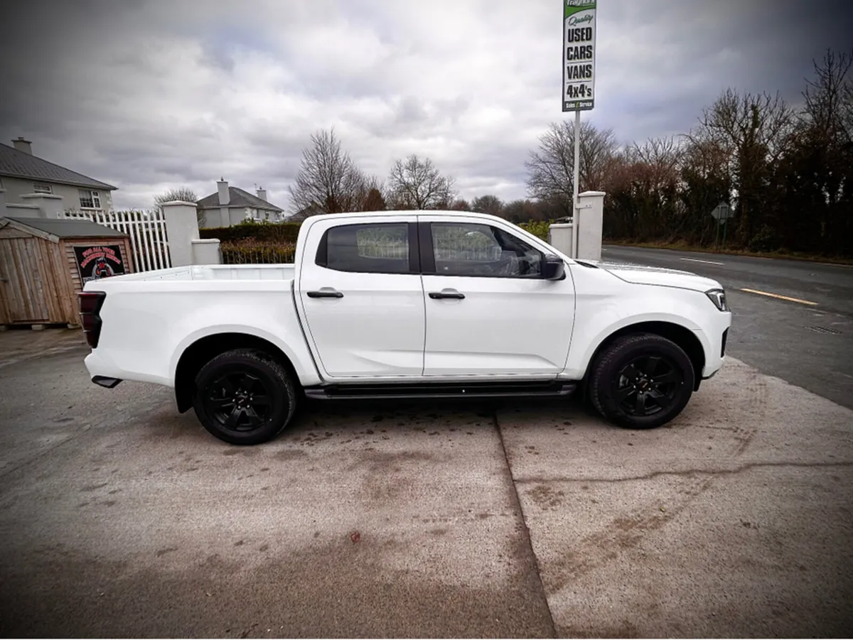 Isuzu D-Max 2025 ISUZU DMAX LSE AUTO 5 SEATER CREW - Image 3