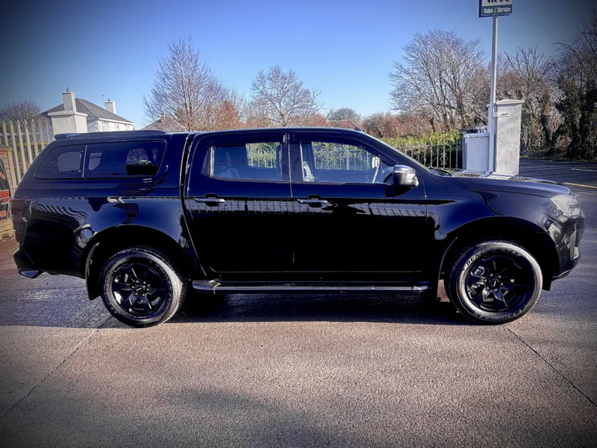Isuzu D-Max 2025 MODEL RANGE LSE AUTO WITH CANOPY - Image 2