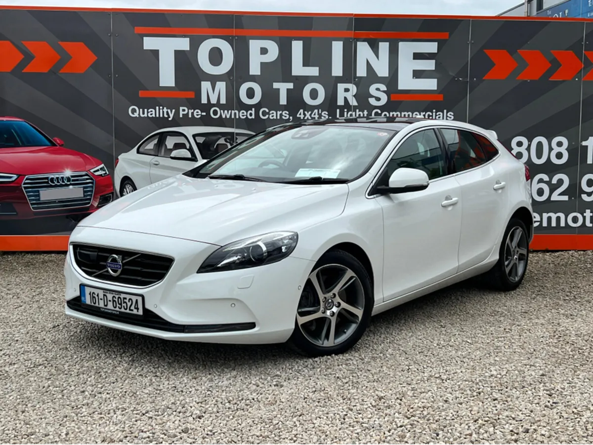 Volvo V40 ==R-DESIGN//PAN ROOF-HUGE SPEC//AUTO//RE - Image 2