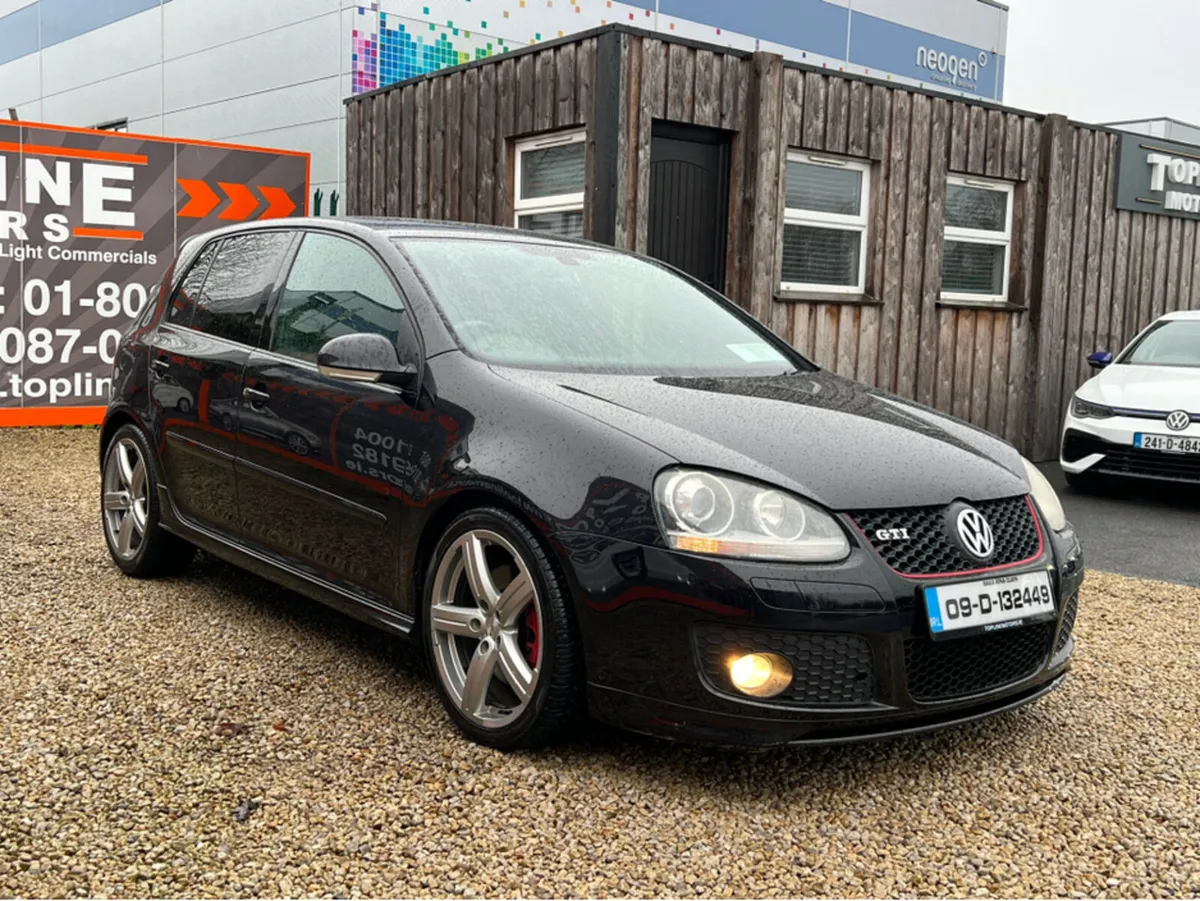 Volkswagen Golf ///PIRELLI EDITION//GTI//ONE OF ON - Image 4
