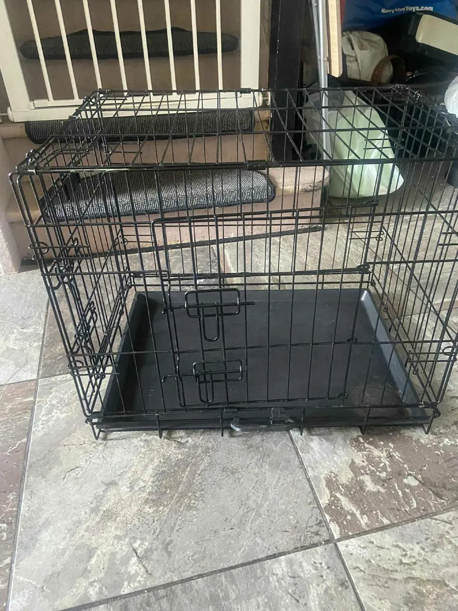 Dog crate and house - Image 2