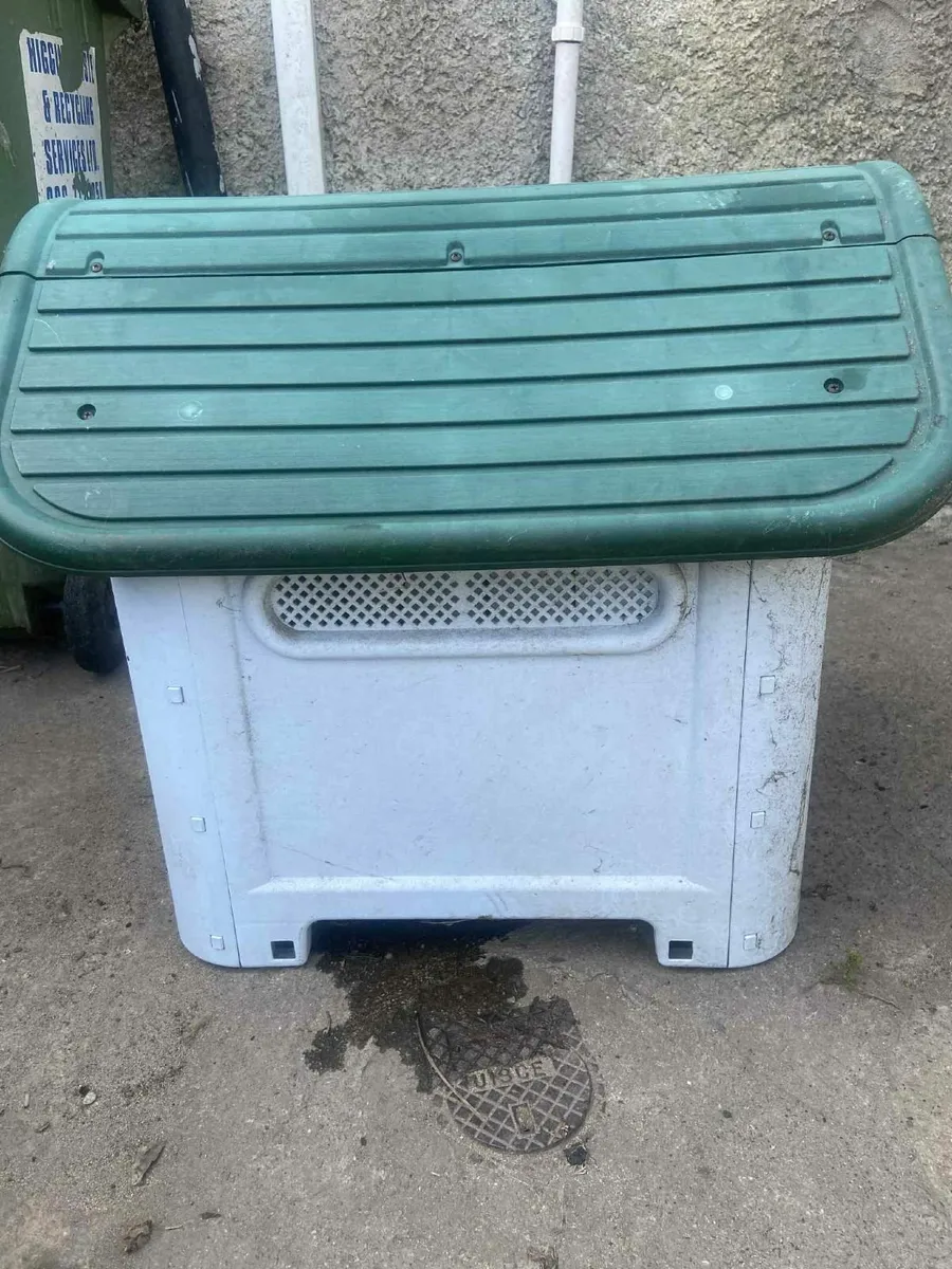 Dog crate and house - Image 3