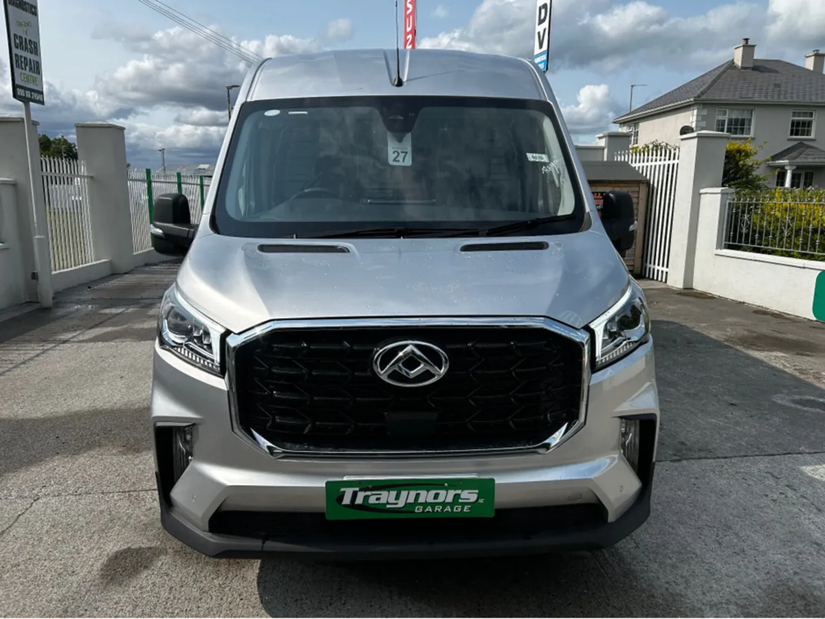 Maxus DELIVER 9 FWD SILVER IN STOCK LUX MODEL - Image 3