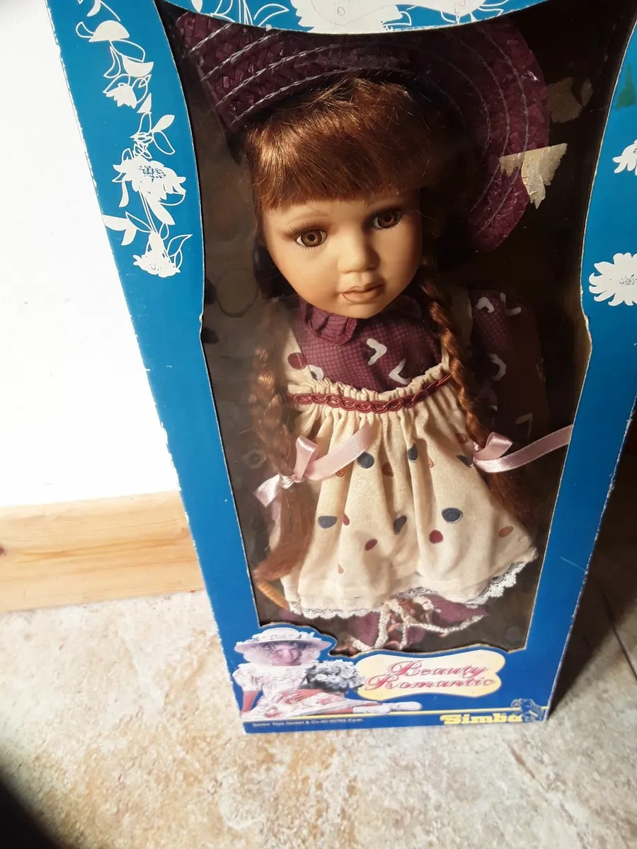 3  lovely porcelain dolls - Image 2