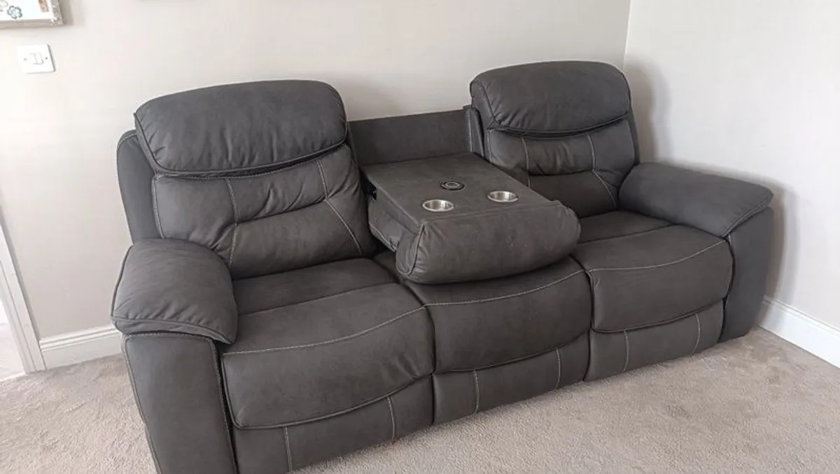 3 seater recliner sofa - Image 3