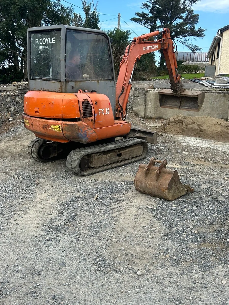 Hitachi ex30 mini digger for sale - Image 3
