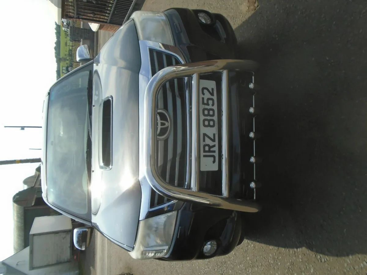 2012 Toyota Hilux 3.0D4D INVINCIBLE - Image 2