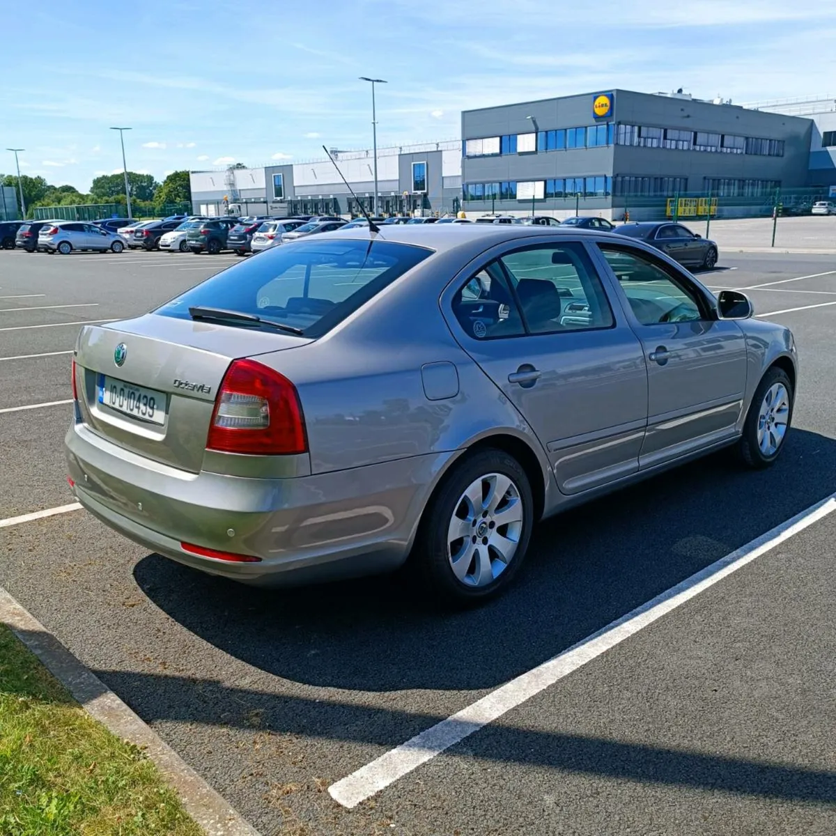 2010 Skoda Octavia 1.6tdi NCT 03/2026 Tax 02/2026 - Image 4