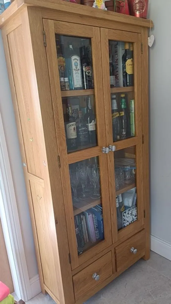 Solid oak display cabinet - Image 1