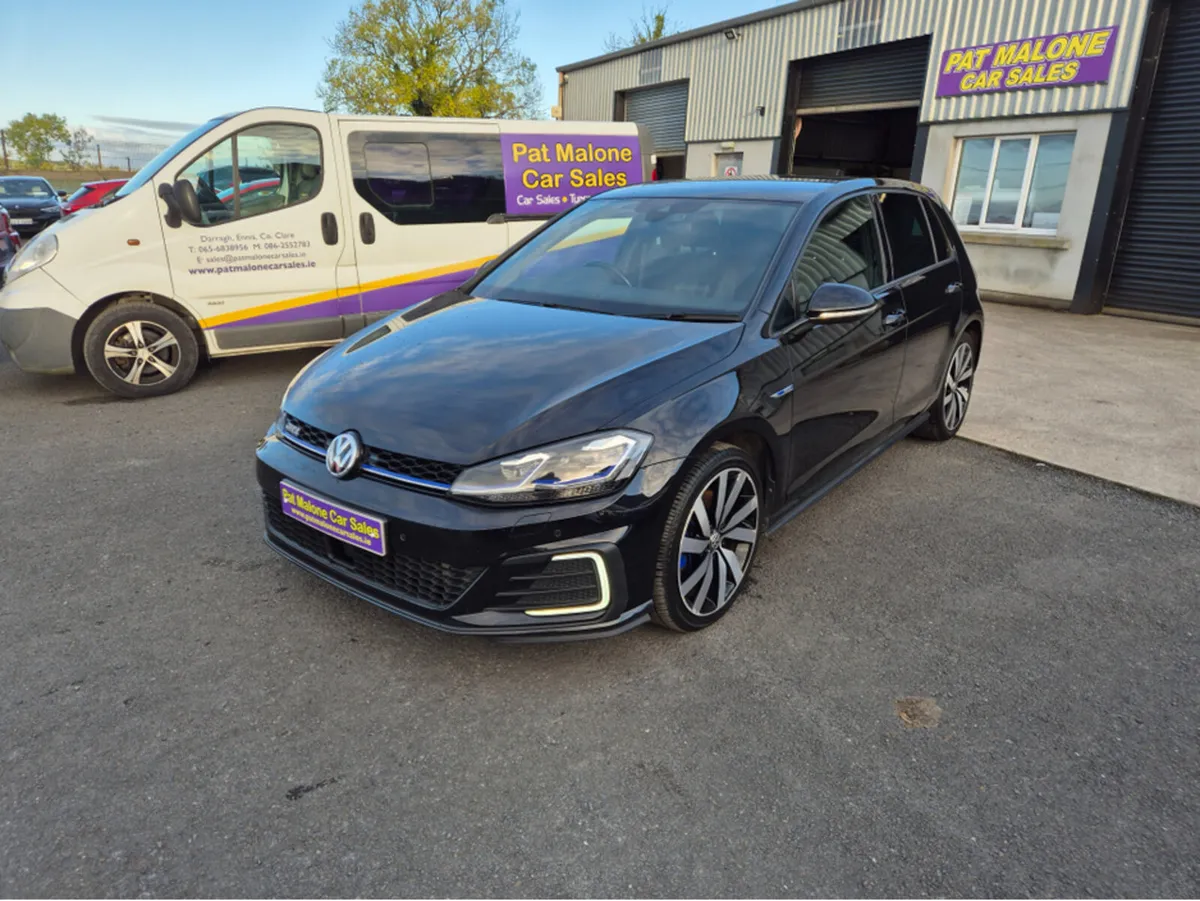 Volkswagen Golf GTE ADVANCE S-A - Image 1